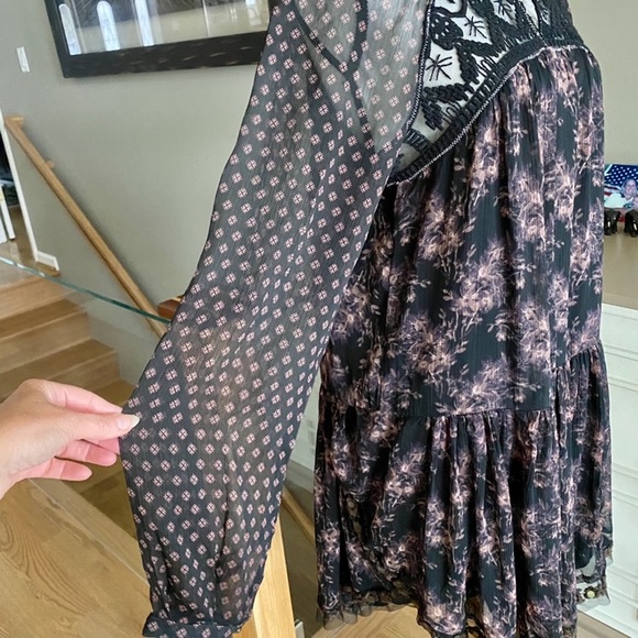 FREE PEOPLE—Vintage lace Dress …. Very cool , many beautiful details ! Size M 🌺 - Picture 8 of 8